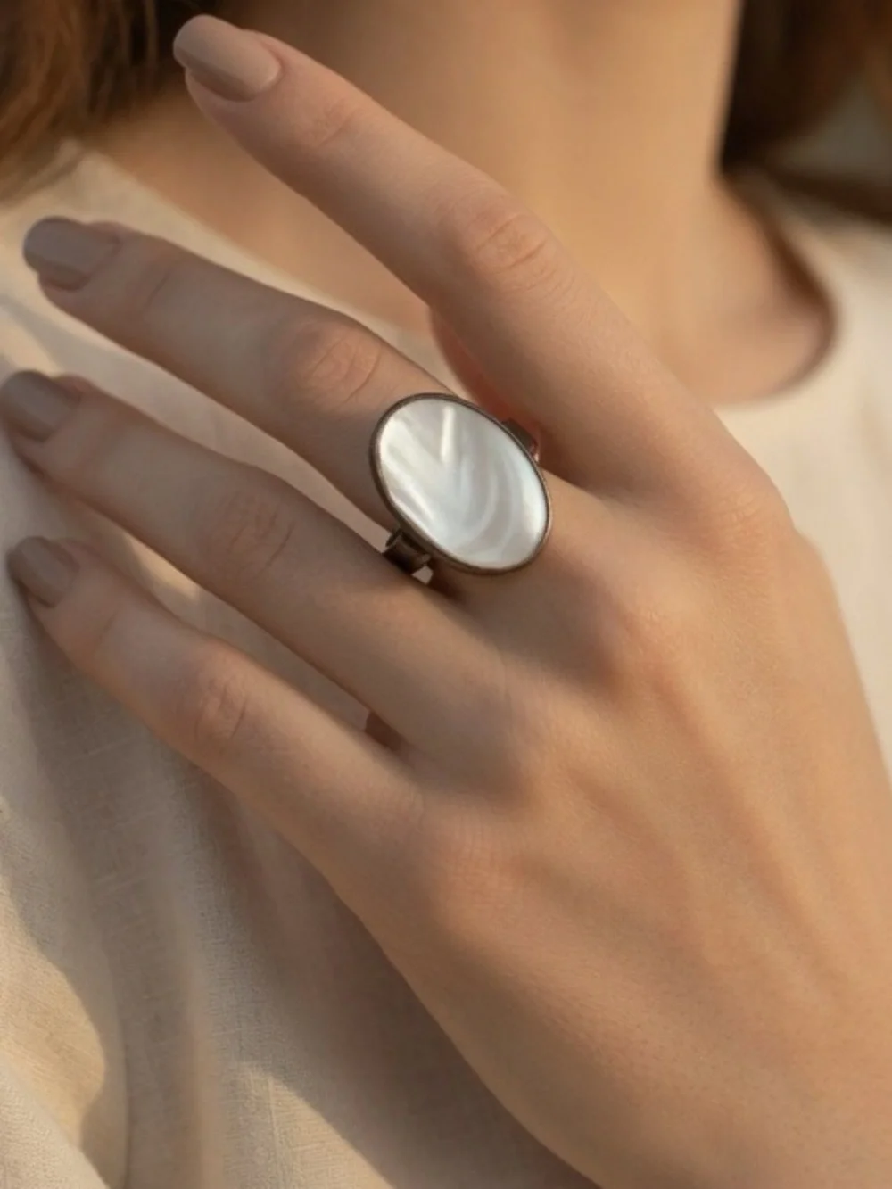 Mother of Pearl Gemstone 925 Sterling Silver Ring Size 6.5